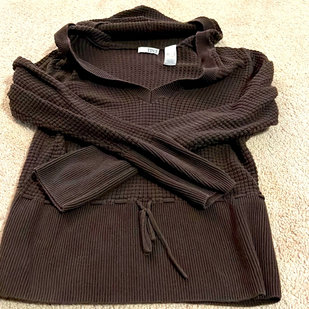 Women’s TINY brown long sleeve shirt size L
